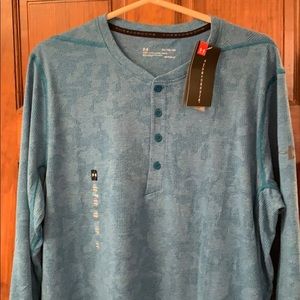 Men’s Under Armour long sleeved shirt